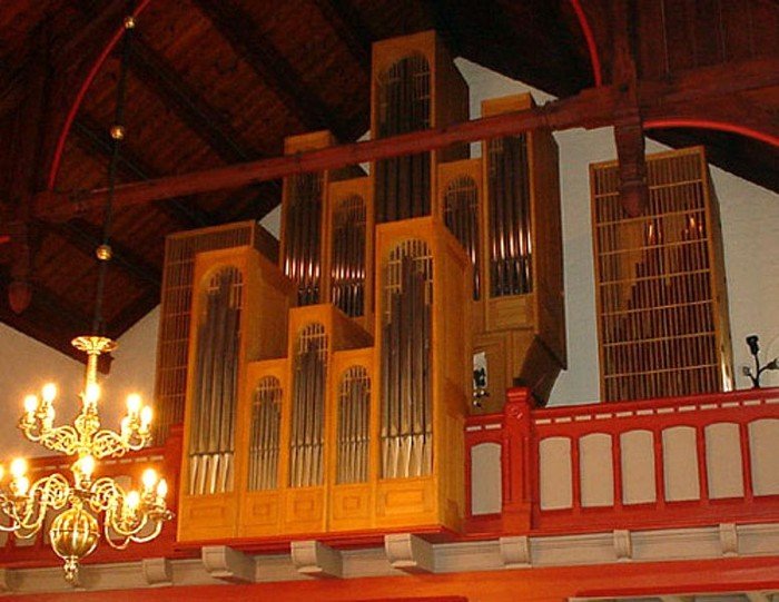 Orglet set nede fra kirken.